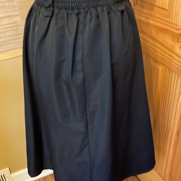 Skirt - Picture 3 of 3